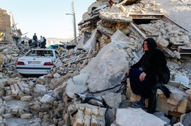 2 Earthquakes Hit Iran, Over 700 People Injured