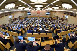 Russian Parliament Backs Amendments To Constitution