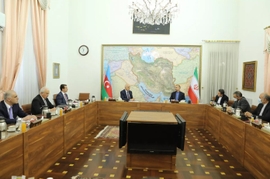 Iranian, Azerbaijani Ministers Call for Boosting Energy, Transportation Ties