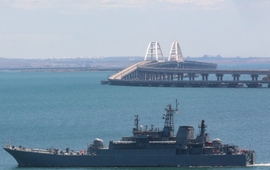 Tensions Rise as Russia Thwarts Attack on Crimean Bridge