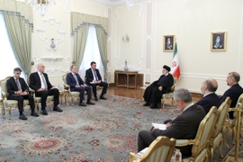 Iran's President Offers to Mediate Between Azerbaijan and Armenia
