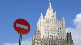Russia Imposes Sanctions on 200 US Officials, Public Figures