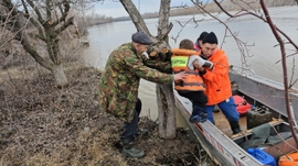 Kazakhstan Evacuates About 100,000 People as Floods Escalate